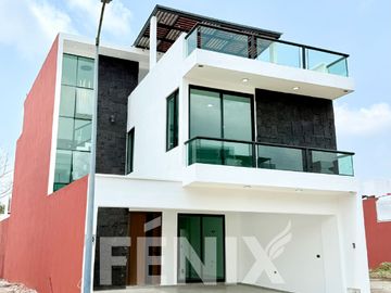 Casa en venta en zona Ánimas- Acabados premium y habitación en planta baja