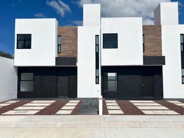 Estrena casa en privada