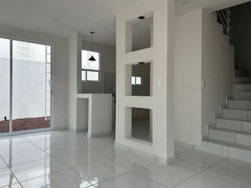 Estrena casa en privada