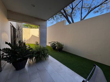 Amplio Departamento La Primavera Planta Baja