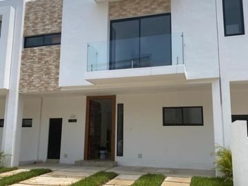 Casa Nueva con Alberca en Venta en Arboladas Cancún – 3 Recámaras
