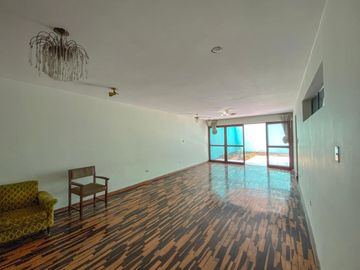 Venta De Casa En Urb. Prolongacion Benavides-Surco