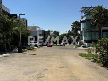 Casa en Venta en Valle Imperial - (3)