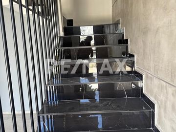 Casa en Venta en Valle Imperial - (3)
