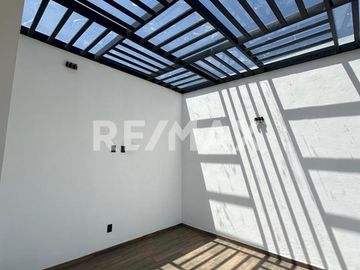 Casa en Venta en Valle Imperial - (3)