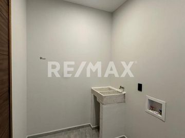 Casa en Venta en Valle Imperial - (3)