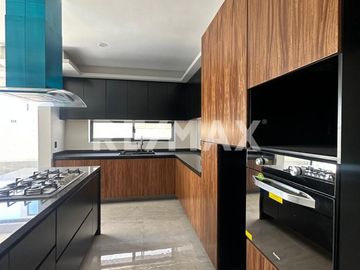 Casa en Venta en Valle Imperial - (3)