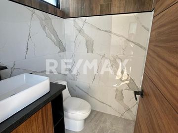 Casa en Venta en Valle Imperial - (3)