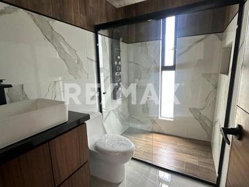 Casa en Venta en Valle Imperial - (3)