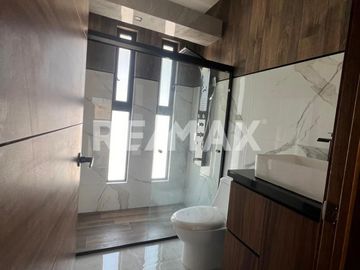 Casa en Venta en Valle Imperial - (3)