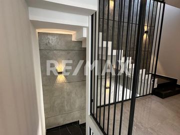 Casa en Venta en Valle Imperial - (3)