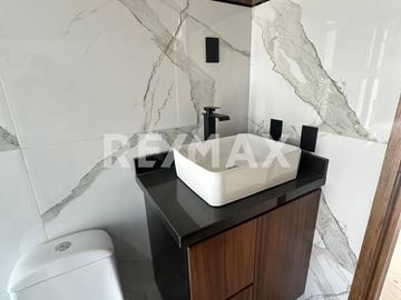 Casa en Venta en Valle Imperial - (3)