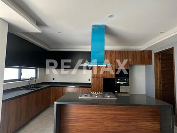Casa en Venta en Valle Imperial - (3)