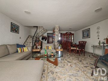 Casa en Juventino Rosas