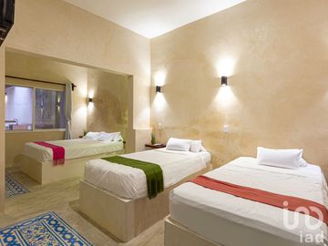 Oportunidad para inversionistas: Casa en Venta en centro histórico de Merida funcionando como hostal.