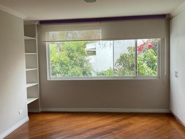 VENTA CASA 4 DORMITORIOS, CADA UNO CON BAÑO,  EN CUMBAYA