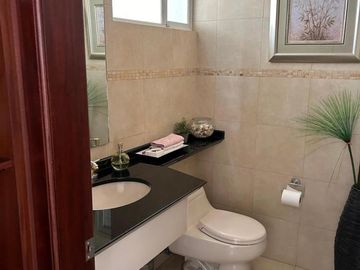 Vendo casa 4 dormitorios en Vista Grande