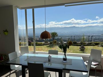Vendo casa 4 dormitorios en Vista Grande