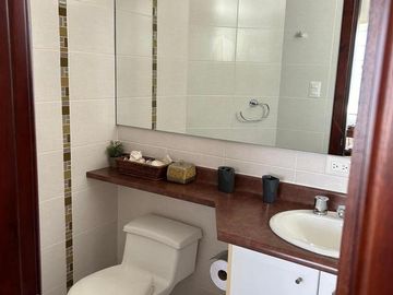 Vendo casa 4 dormitorios en Vista Grande