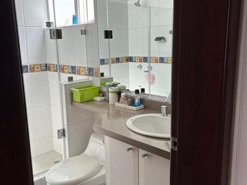 Vendo casa 4 dormitorios en Vista Grande
