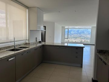 Vendo depto con vista en Cumbaya
