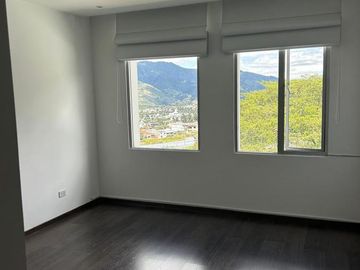 Vendo depto con vista en Cumbaya