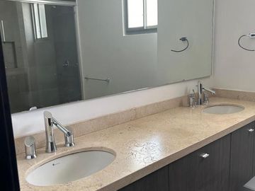 Vendo depto con vista en Cumbaya