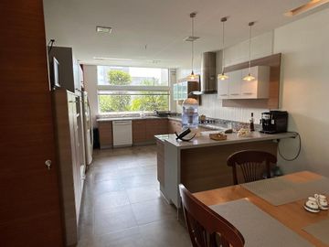 Vendo hermosa casa en Urbanización La Viña