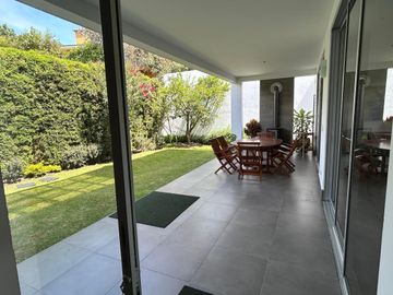 Vendo hermosa casa en Urbanización La Viña