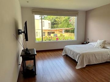 Vendo hermosa casa en Urbanización La Viña