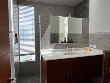 Vendo hermosa casa en Urbanización La Viña