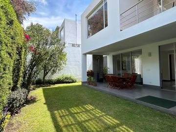 Vendo hermosa casa en Urbanización La Viña