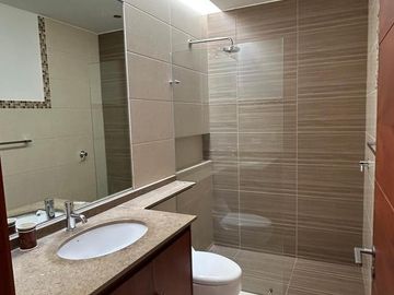 Vendo hermosa casa en Urbanización La Viña