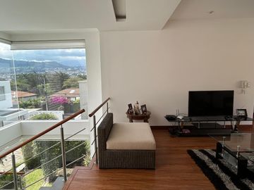 Vendo hermosa casa en Urbanización La Viña