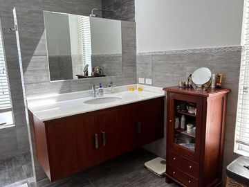 Vendo hermosa casa en Urbanización La Viña
