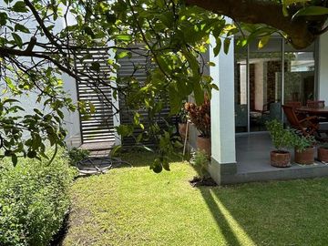 Vendo hermosa casa en Urbanización La Viña