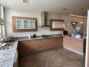 Vendo hermosa casa en Urbanización La Viña