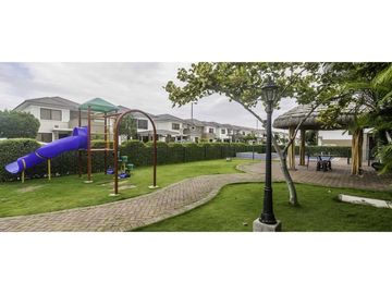Vía a la Costa, Urb. Punta Esmeralda se vende casa