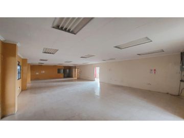 Via Daule se alquila bodega de 4000 m2