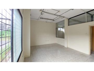 Via Daule se alquila bodega de 4000 m2