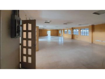 Via Daule se alquila bodega de 4000 m2