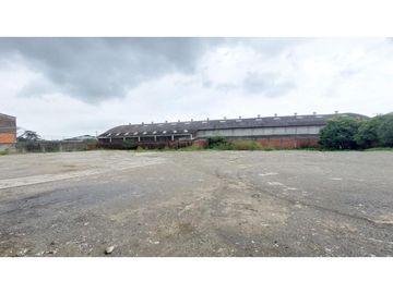 Via Daule se alquila bodega de 4000 m2