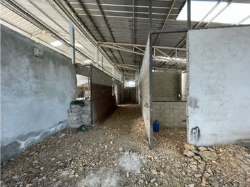 Via costa se vende o alquila bodega de 2043 m2 (sector industrial)