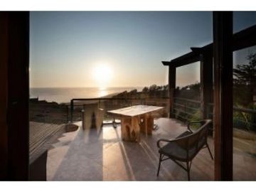 Espectacular Casa con Maravillosa Vista al Mar – Punta de Piedra