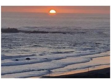 Espectacular Casa con Maravillosa Vista al Mar – Punta de Piedra