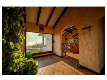 Espectacular Casa con Maravillosa Vista al Mar – Punta de Piedra
