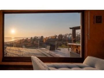 Espectacular Casa con Maravillosa Vista al Mar – Punta de Piedra