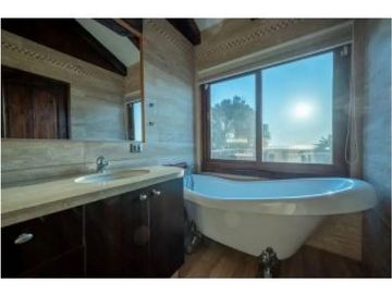 Espectacular Casa con Maravillosa Vista al Mar – Punta de Piedra