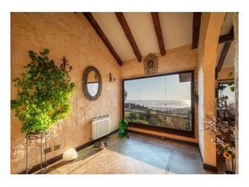 Espectacular Casa con Maravillosa Vista al Mar – Punta de Piedra