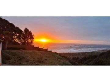 Espectacular Casa con Maravillosa Vista al Mar – Punta de Piedra